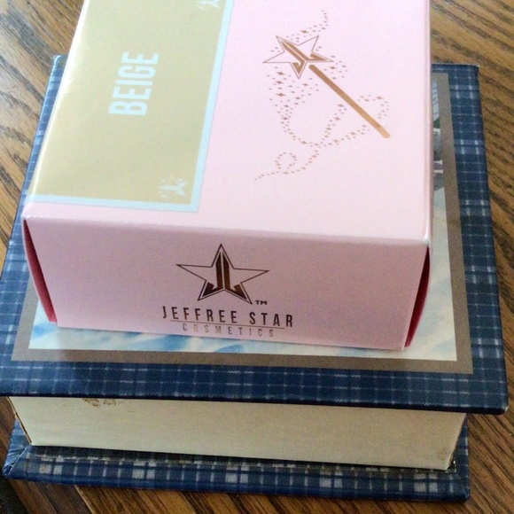 Jeffree Star Magic Star Luminous Setting Powder in Beige NWT .353 oz - Picture 3 of 6